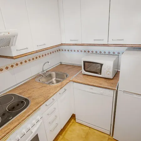 1 Bedroom Apartment, With Sea Views, In Medina Garden - Puerto Banus דירה