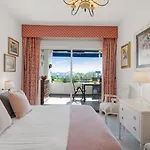 1 Bedroom Apartment, With Sea Views, In Medina Garden - Puerto Banus Apartment *