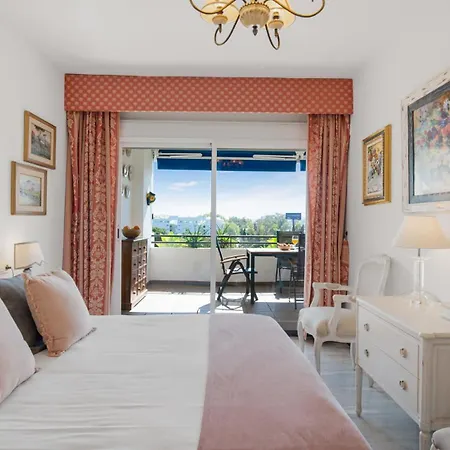 1 Bedroom Apartment, With Sea Views, In Medina Garden - Puerto Banus Lägenhet *