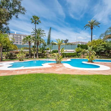 Lägenhet 1 Bedroom Apartment, With Sea Views, In Medina Garden - Puerto Banus *