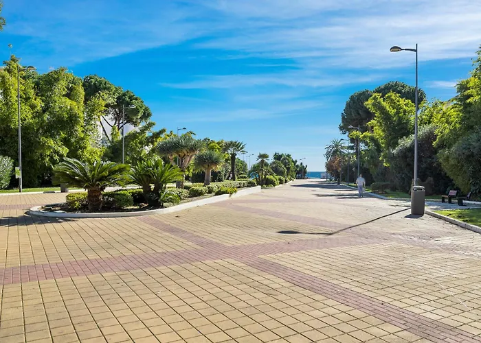 1 Bedroom Apartment, With Sea Views, In Medina Garden - Puerto Banus Marbella